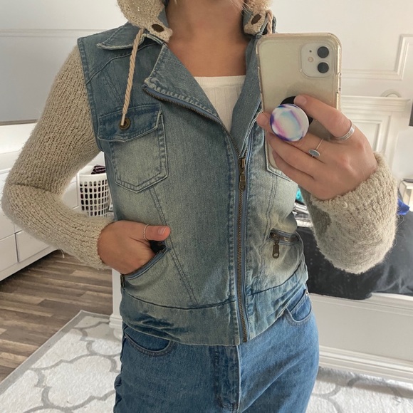 Jeans jacket. - Picture 3 of 3